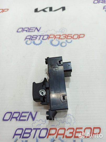 Кнопка стеклоподъемника передняя правая Kia Ceed