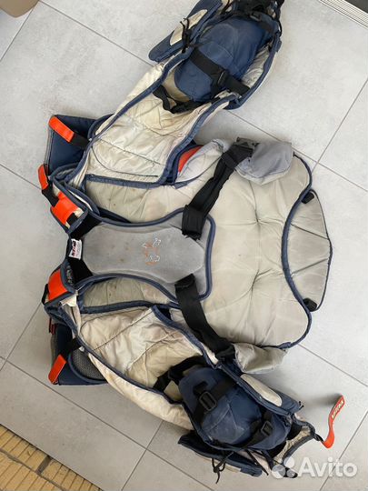 Продам вратарский хоккейный нагрудник Vaughn v4