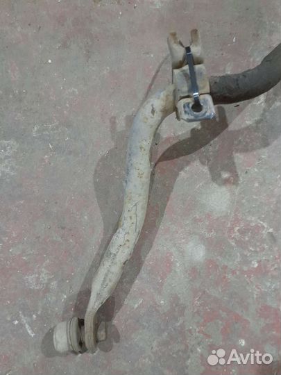 Передний стабилизатор Nissan Laurel C34 Ниссан