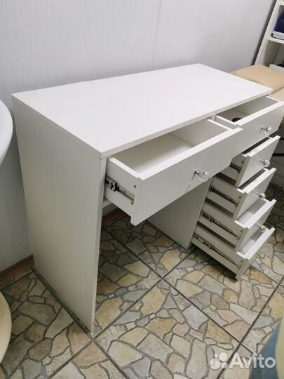 Гримерный стол