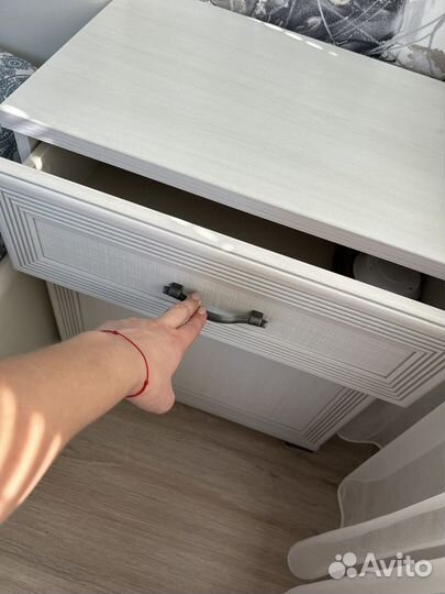 Тумба прикроватная