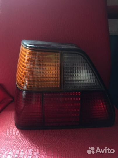 Задний фонарь левый на volkswagen golf2