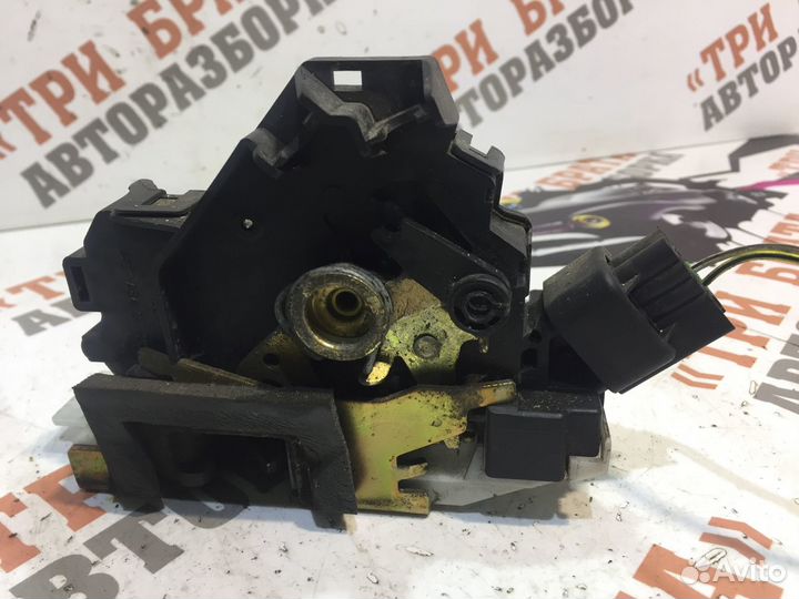 Форд Фокус Замок задней двери Лев