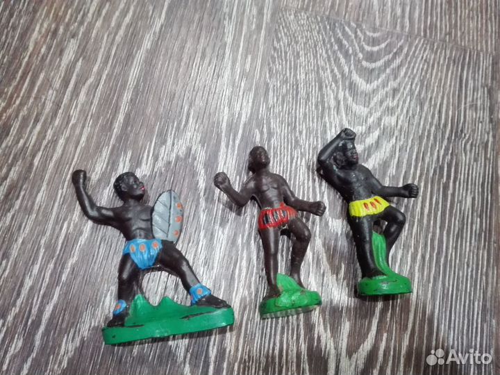 Солдатики гдр, зулусы, папуасы