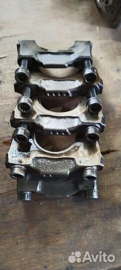 Поршни с шатунами на двигатель 1.8 cda