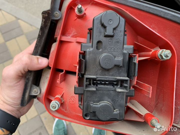 Левый фонарь Hella для Audi A6 c5