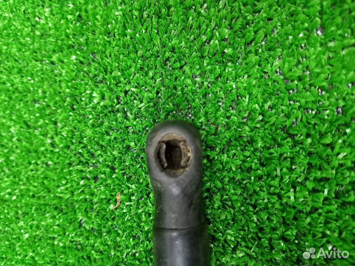 Амортизатор капота Volkswagen Jetta BLF 2006