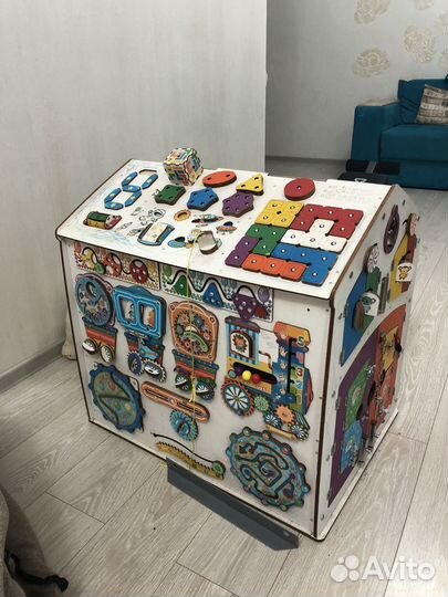 Бизиборд домик большой. без торга