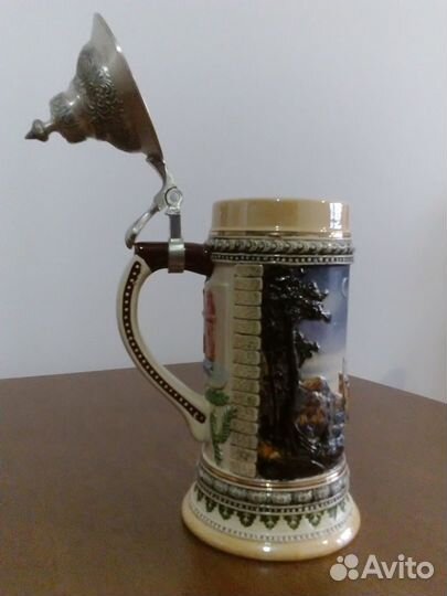 Пивная кружка с металлической крышкой