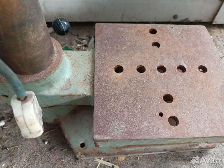 Сверлильный станок