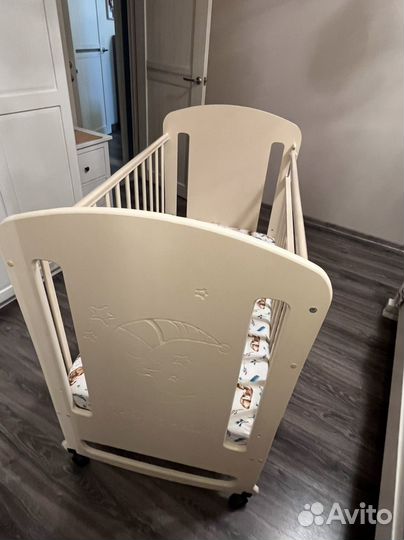 Детская кроватка