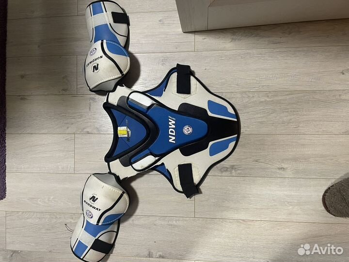 Нагрудник хоккейный взрослый