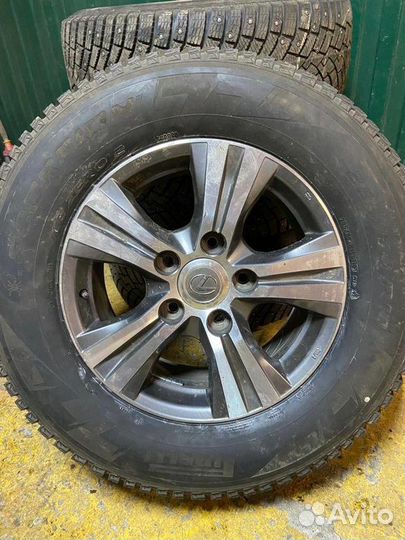 Pirelli Scorpion Ice Zero 2 285/60 R18