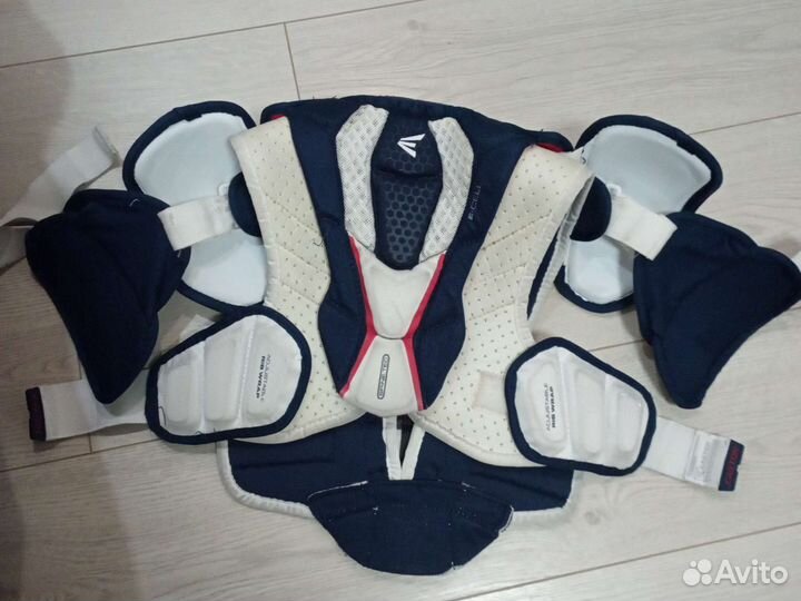 Нагрудник хоккейный