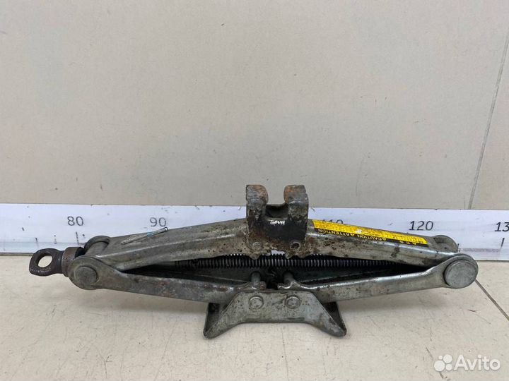 Домкрат Toyota Corolla E120 2001-2007