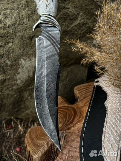 Нож акула дамаск