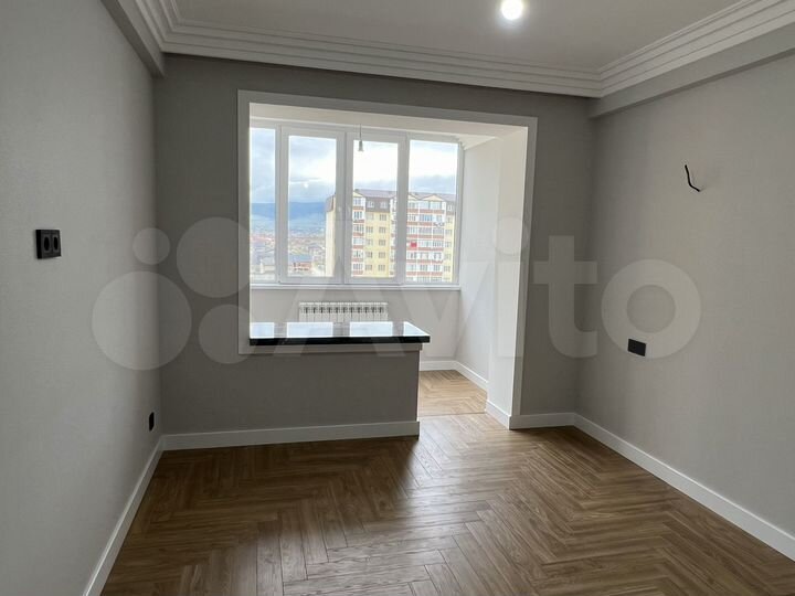 2-к. квартира, 77 м², 8/10 эт.