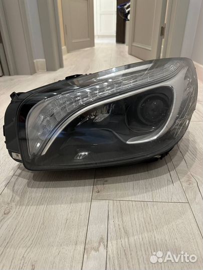 Фара Mercedes SL R231