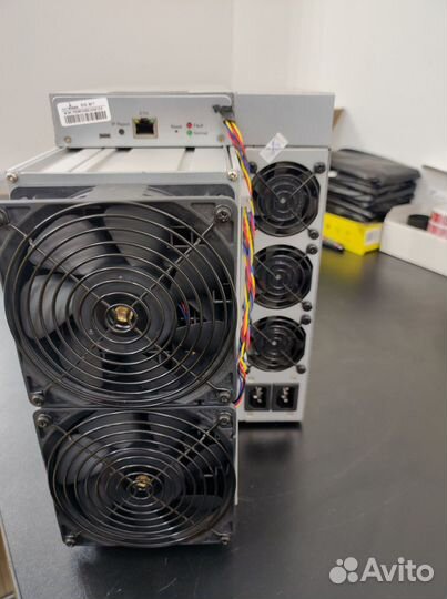 Asic майнер Bitmain Antminer S19