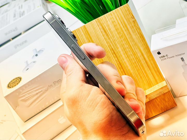 iPhone 15 Pro, 256 ГБ