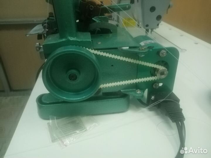 Оверлок настольный