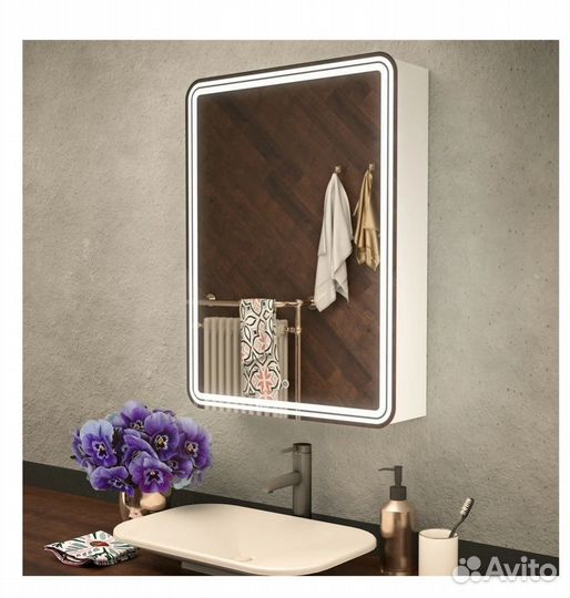 Зеркалос полкой и подсветкой