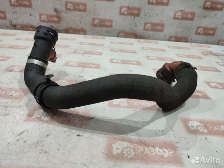 Патрубок системы охлаждения Volkswagen Passat 3C2