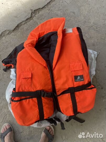 Спасательный жилет