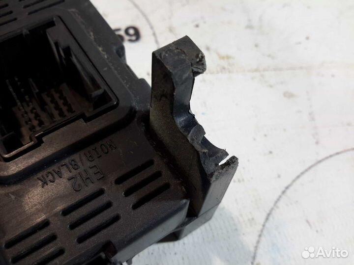 Блок предохранителей Peugeot 301