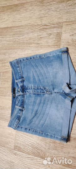Джинсовые шорты
