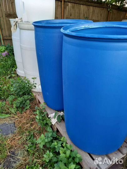 Бочки пластиковые для полива,227л,без крышек