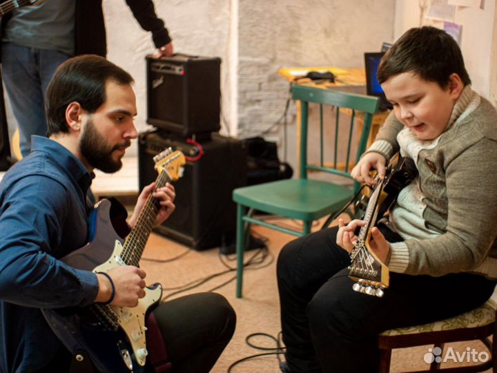 Обучение игре на гитаре (электро/акустика/бас)