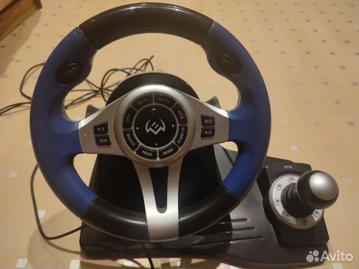 Игровой руль с педалями