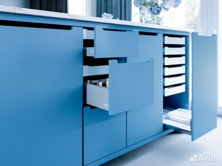 Кухни на заказ (мойка в подарок)