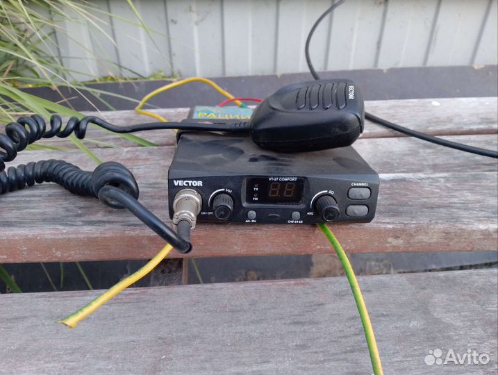 Автомобильная рация с антенной