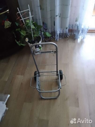 Ручная или садовая тележка