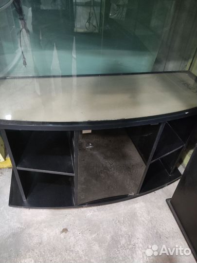 Аквариум250 л. Выгнутым стеклом и пластиковой крыш