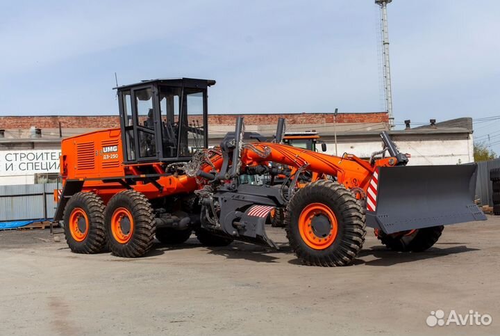 Автогрейдер UMG ДЗ-250, 2024