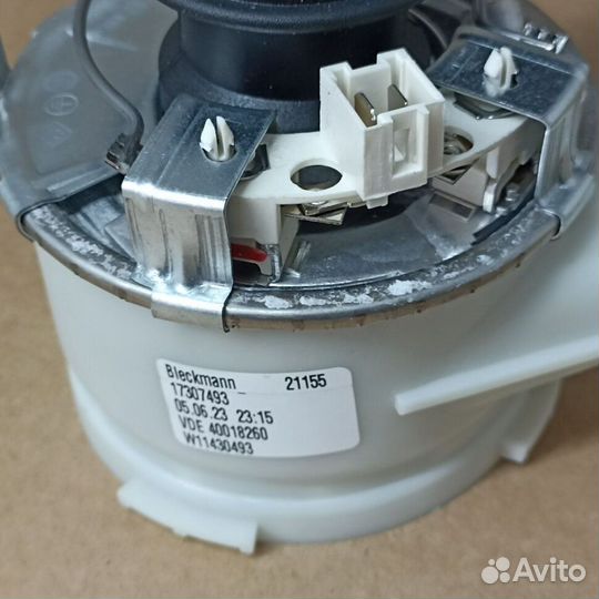 Нагреватель (тэн) проточный в сборе с улиткой для