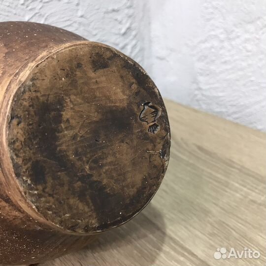 Глиняный кувшин ручной работы