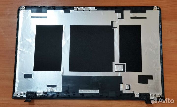 Крышка матрицы (экрана) Samsung NP350* / NP355*