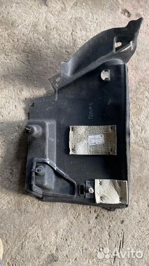 Обшивка багажника Volkswagen golf 4 правая