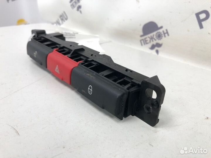 Кнопка аварийной сигнализации Land Rover