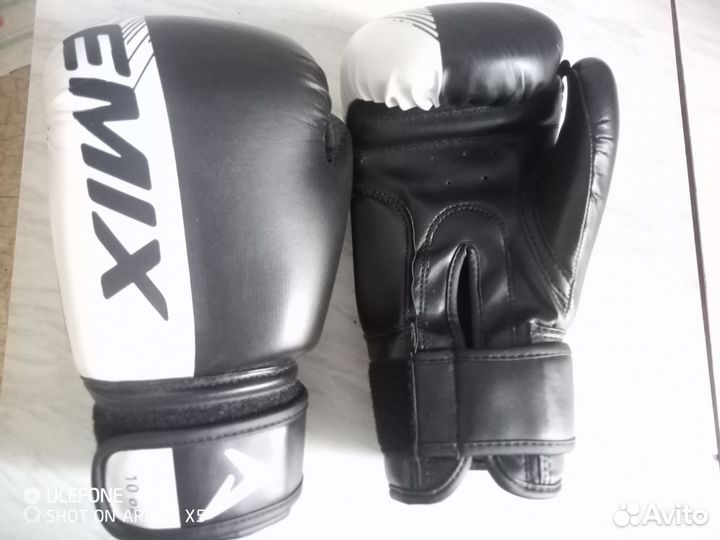 Боксерские перчатки