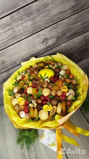 Съедобные букеты из сухофруктов и орехов на заказ