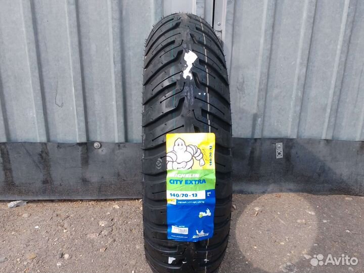 Шина 140 70 13 Мишлен для скутера