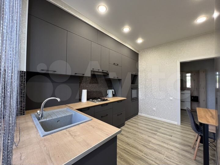 2-к. квартира, 57 м², 1/5 эт.