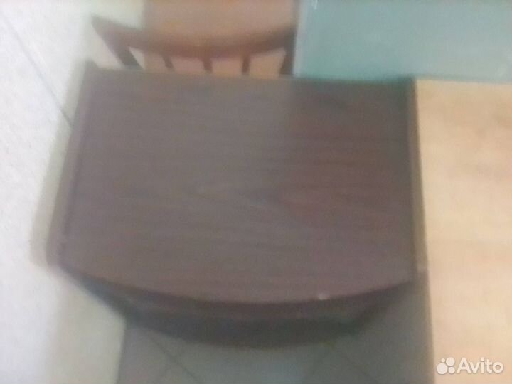 Тумба-шкаф с 2 распашными зеркал.дв. на колесах бу