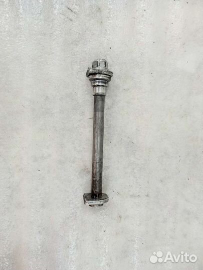 Ось заднего колеса KTM LC4 640 Supermoto 1999