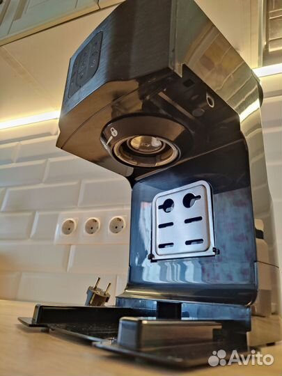 Кофеварка рожковая Redmond RCM-1512